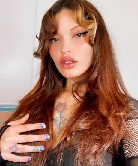 Maxine Ashley model xxx img