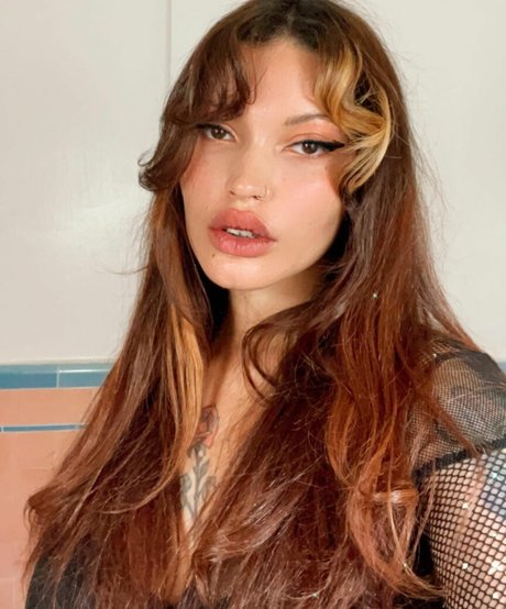 Maxine Ashley model sex gallery