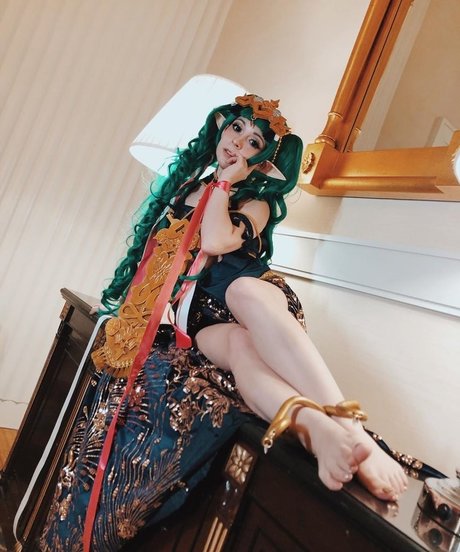 Aara Lee model sex image