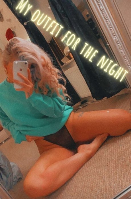 Honeyrae pornographic model pics