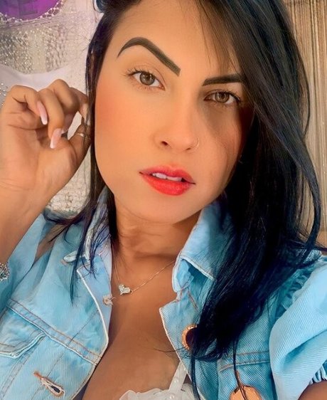 Gi Souza exclusive star pictures