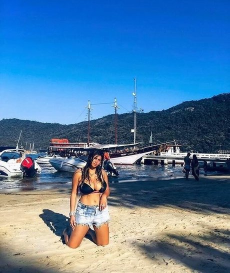 Meredithblake hot model image