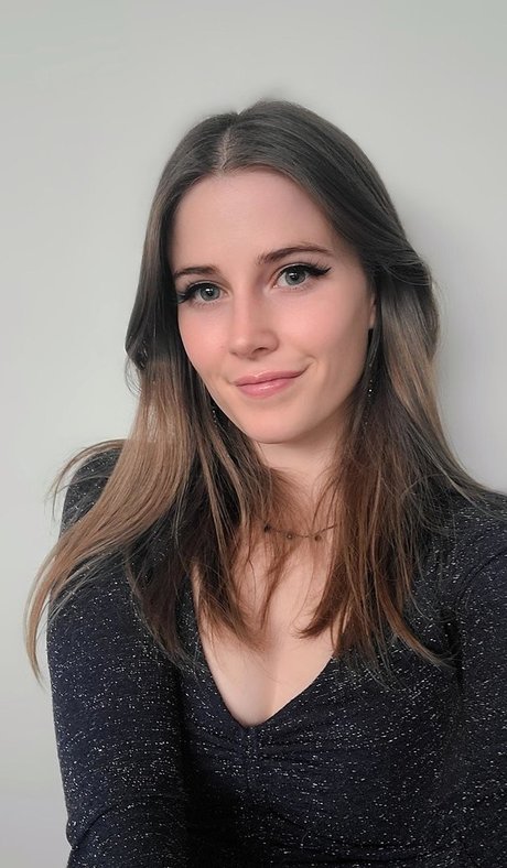 Gemma Elle star naked img