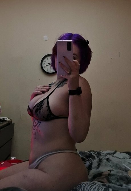 Megr0se adult model img