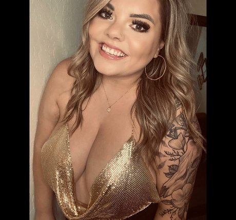 Lilly Zamora top star pic