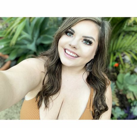 Lilly Zamora pornstar pretty photo