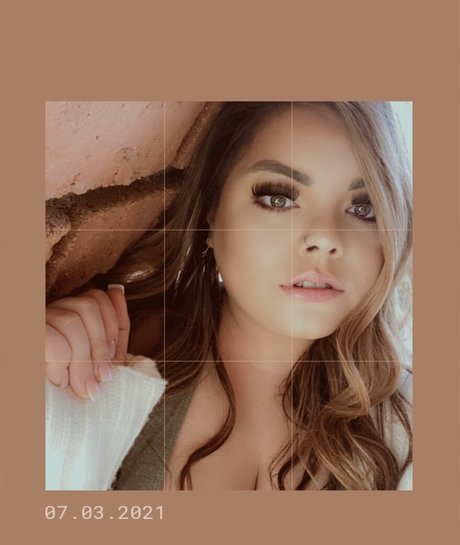 Lilly Zamora model hot photos