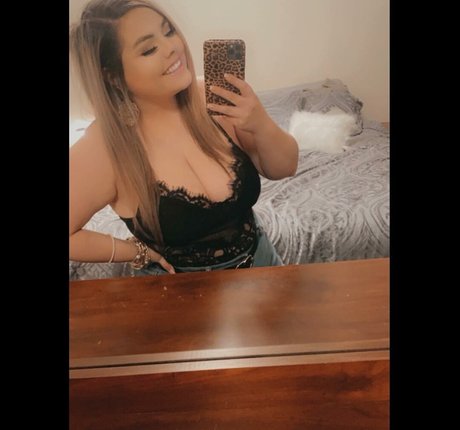 Lilly Zamora perfect star pictures