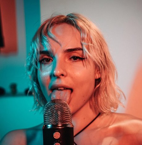 Kitty Cat Helza pornstar img