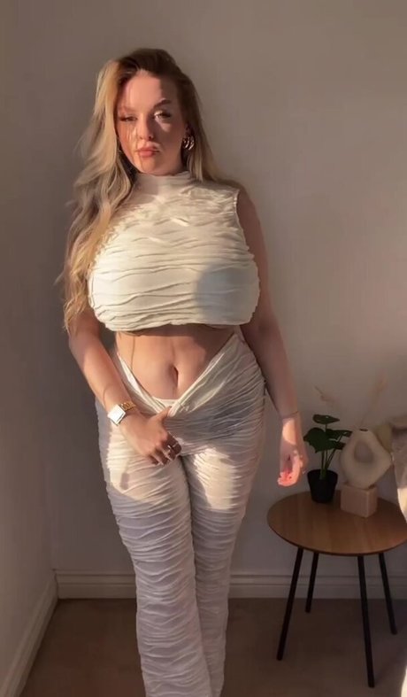 Amber R Brightman adult star image