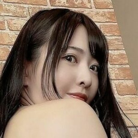 Chan Yota star sexy img