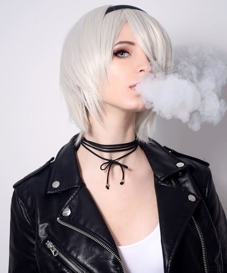 Holly White Profile pic