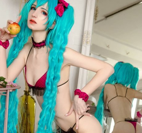 Holly White perfect model photos