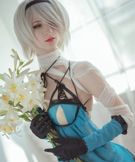 Holly White star exclusive picture