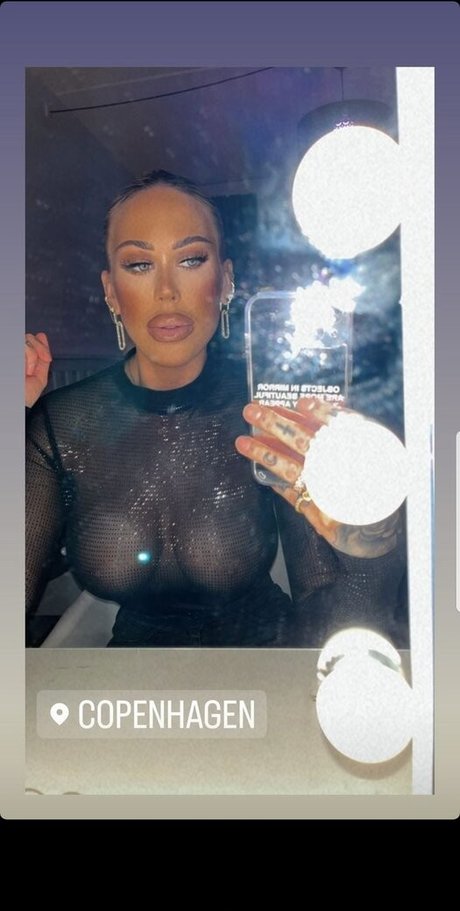 TheSwedishTwins star pretty pics