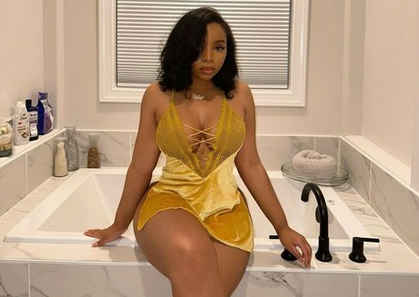 Lightskinkeisha pornstar pic