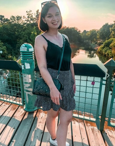 cloebaker art model picture