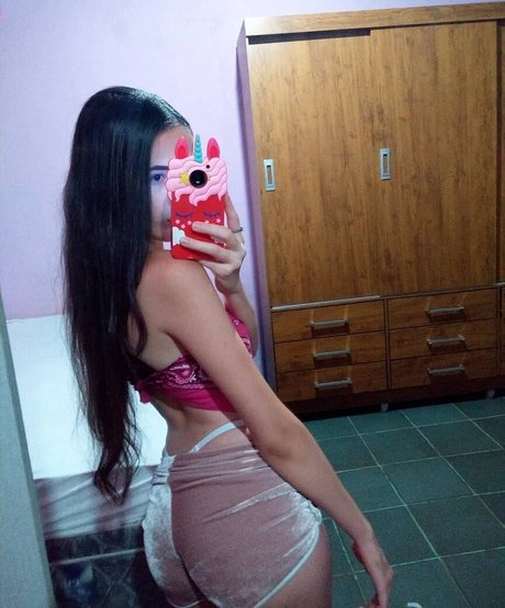 Gemeas Marina model adult pic