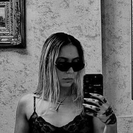 Emy Alupei porn model pictures