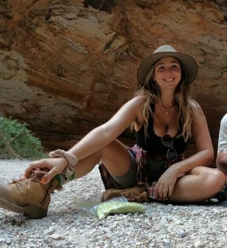 Wears ren sexy pornstar photo