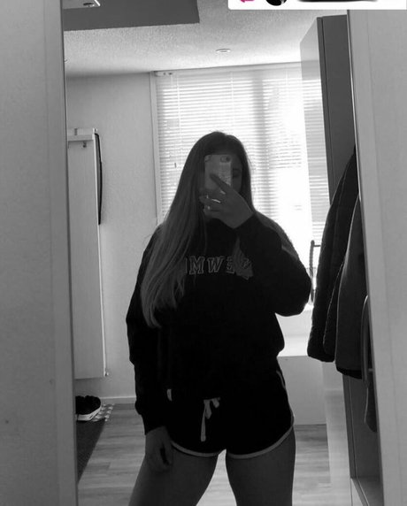 Aline Zwahlen model nude gallery