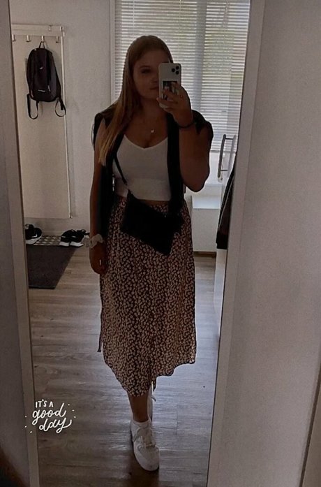 Aline Zwahlen nice pornstar pic