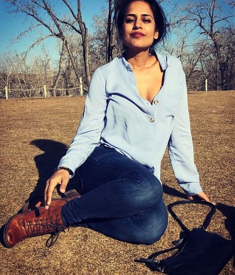 Agam Darshi star pretty picture