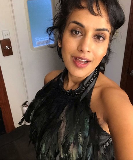 Agam Darshi xxx actress pictures