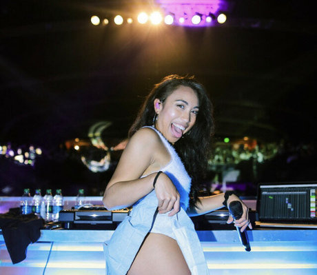 DJ Noodles pornstar pretty picture