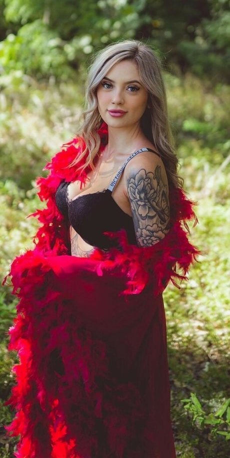 Cassidy June star top photo