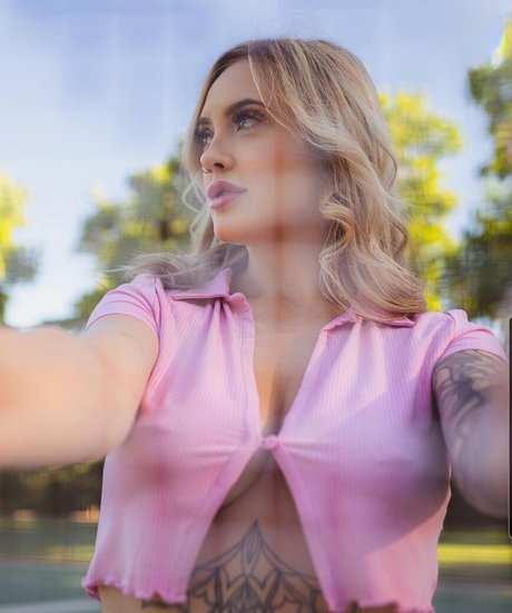 Cassidy June art model img