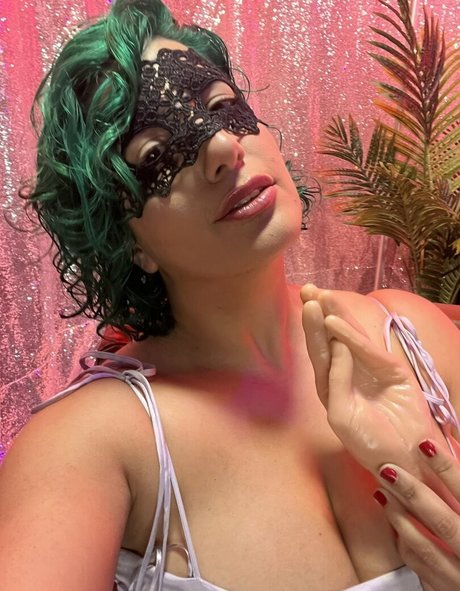 Saraharabic model free img