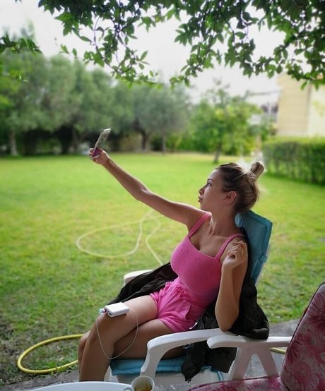 Elena Dostic hot pornstar img