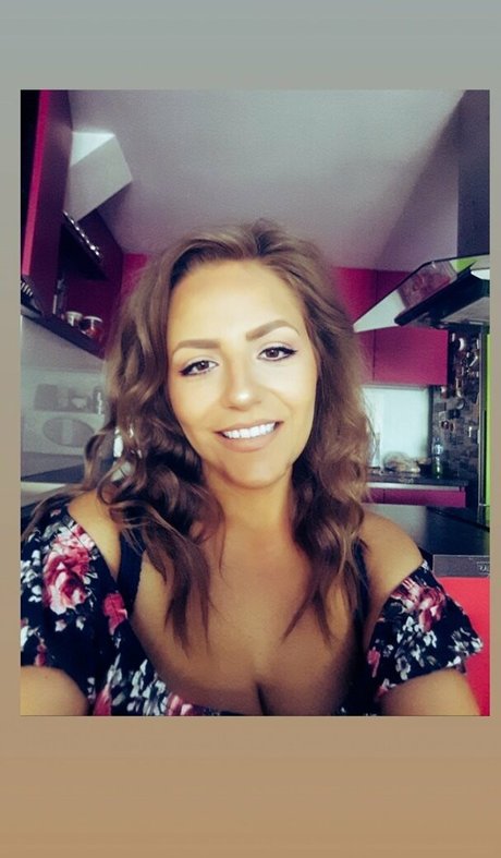 Stella Vulcheva art star gallery