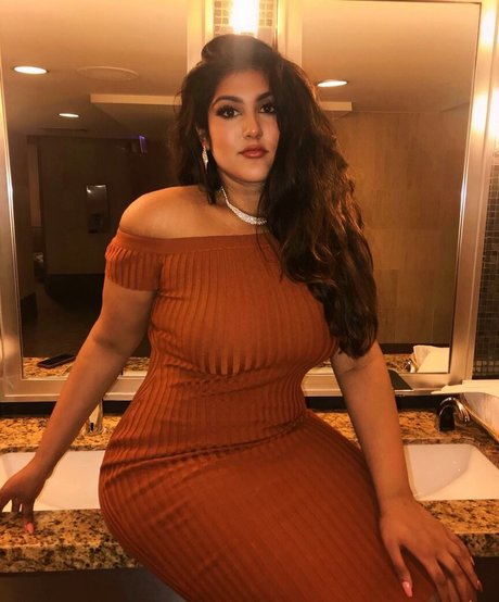 Sanjana model nude pic