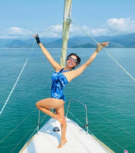 Angela Dippe best model picture