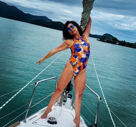 Angela Dippe erotic actress img