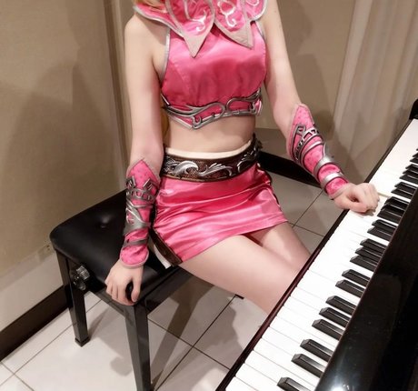 PanPiano sexy actress images