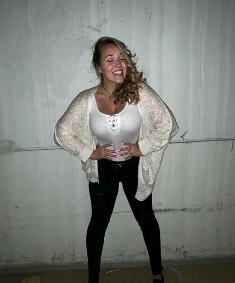 Morgan Watt model erotic pictures