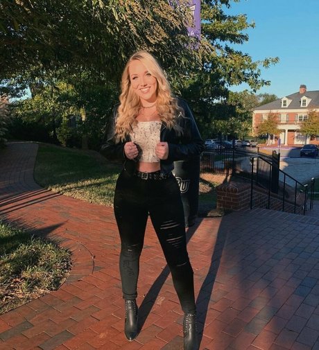 Morgan Watt hot pornstar img