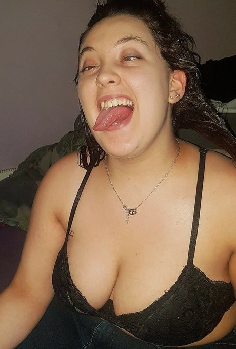 cumslut val high quality model images