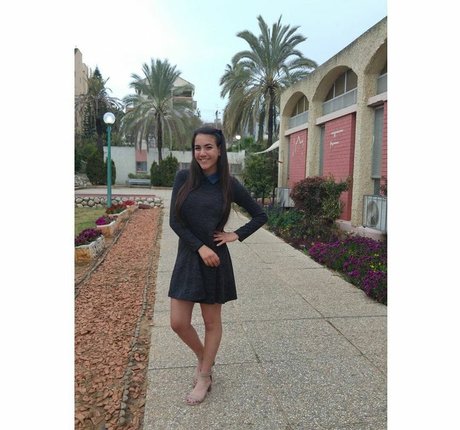 Sara Avni sex star pics