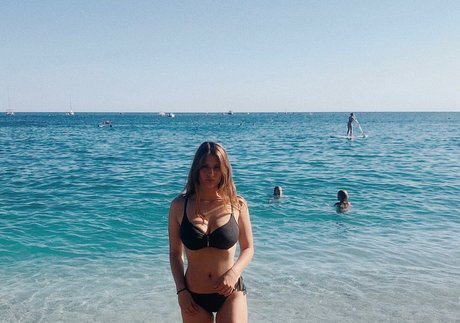 Elissa T adult model img