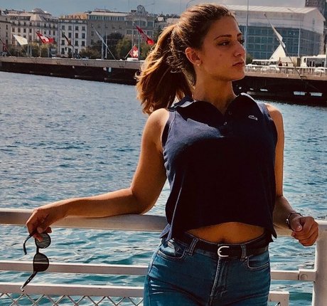 Elissa T model perfect pics