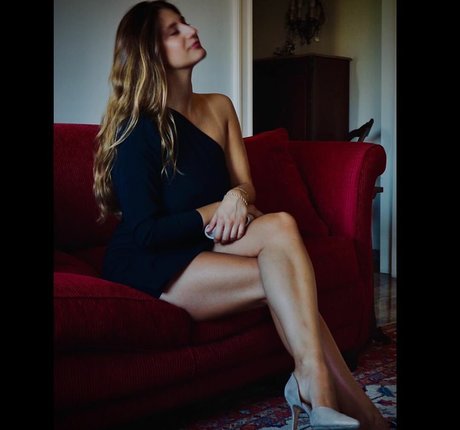 Elissa T model nudes pic