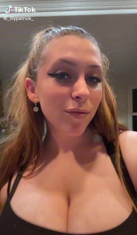 Lily Patrick beautiful model pics