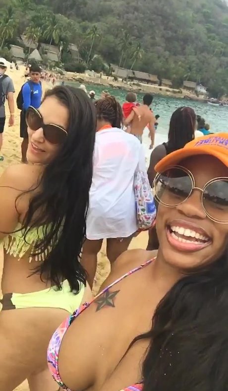 Dominique Chinn model high quality photo