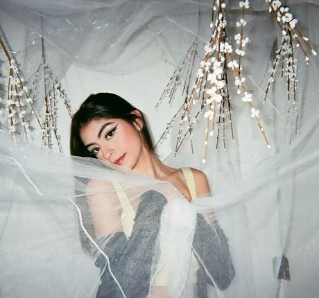 Antoenella pornstar sexy img