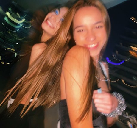 Antoenella nudes star img