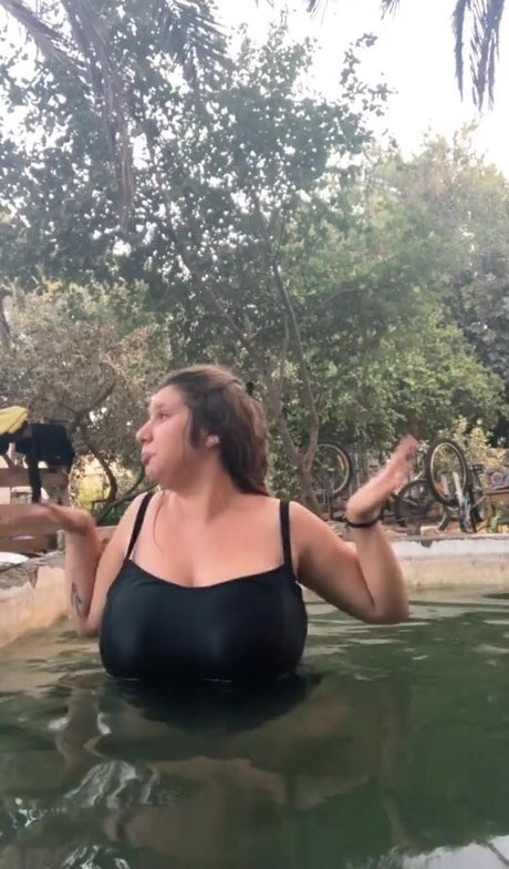 Ori Yaron hot actress img